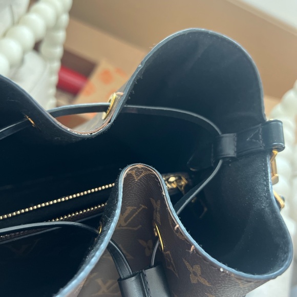 Brown Monogram Women's Bag- used condition - Picture 4 of 9